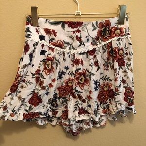 American Eagle Floral Shorts Size Small